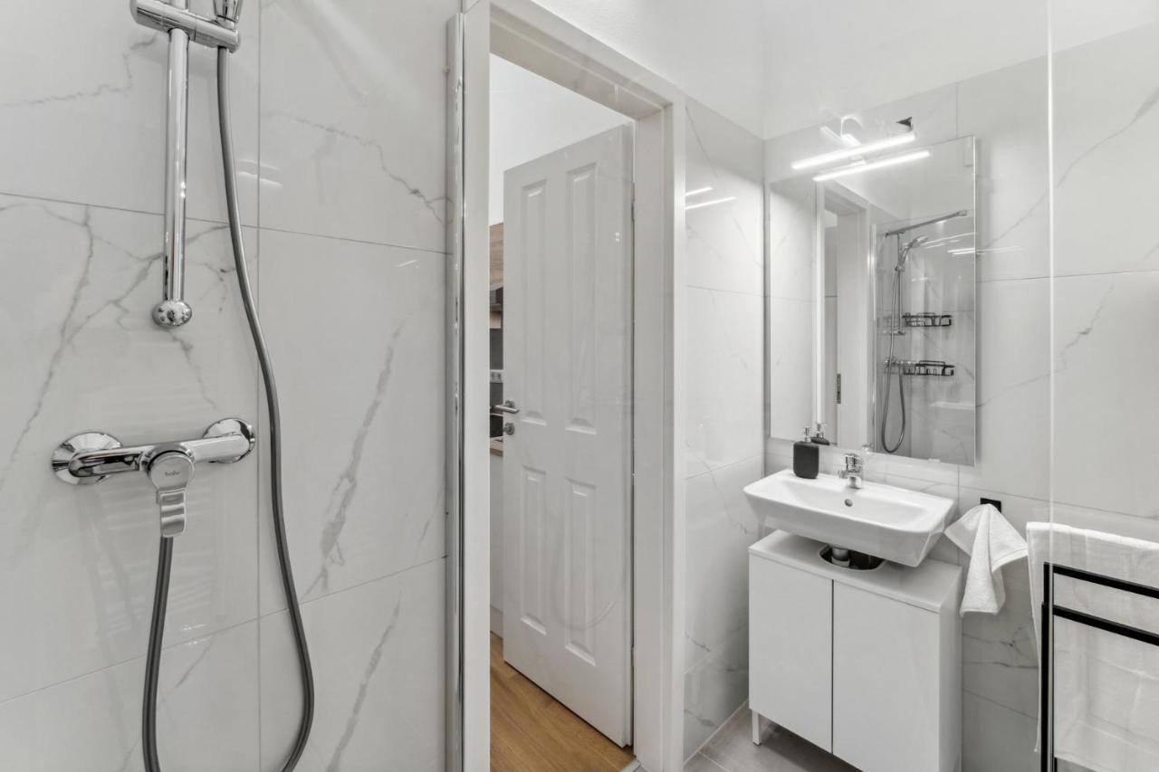 Center Wien Designer Central Modern Apartment المظهر الخارجي الصورة